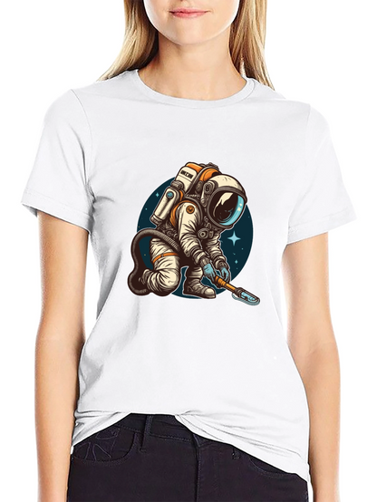 Astronaut Digging T-Shirt - Cool Space Design!