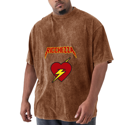 Ricchezza Lightning Text Red Heart Flash Vintage Graphic T-Shirt