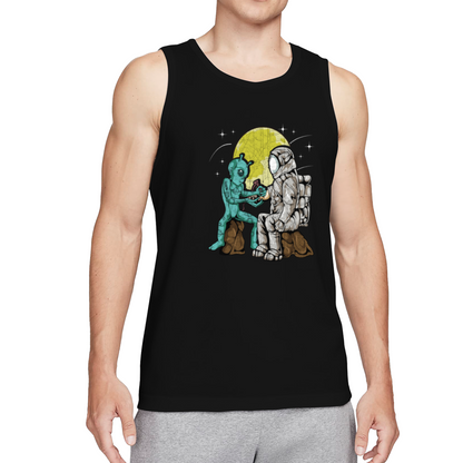 Alien And Astronaut Sharing Moon Retro Sci?Fi Graphic Tank Top