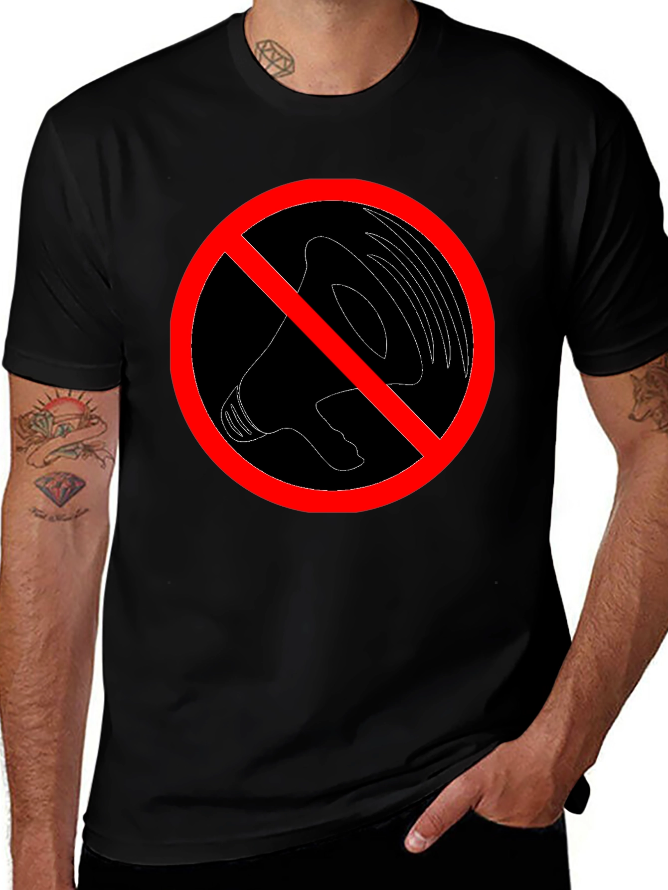 No Noise Graphic Tee - Black Crew Neck T-Shirt