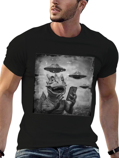 Retro Alien Lizard Selfie Graphic Tee
